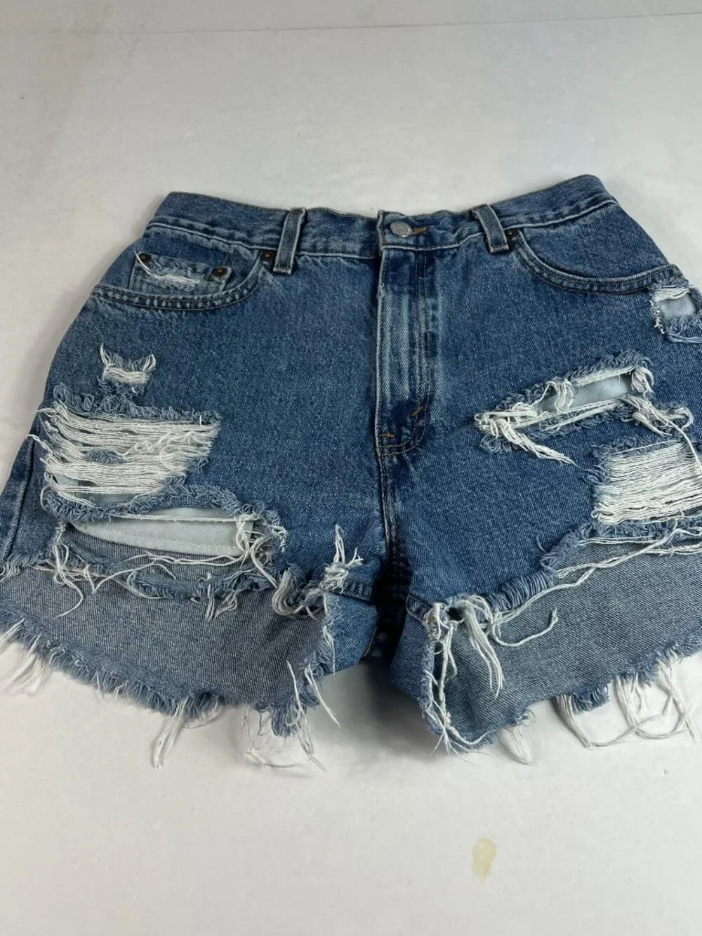 Y2K Levi's Jean Shorts Women 27* High Rise Blue Distressed Jorts USA Made Tag 10